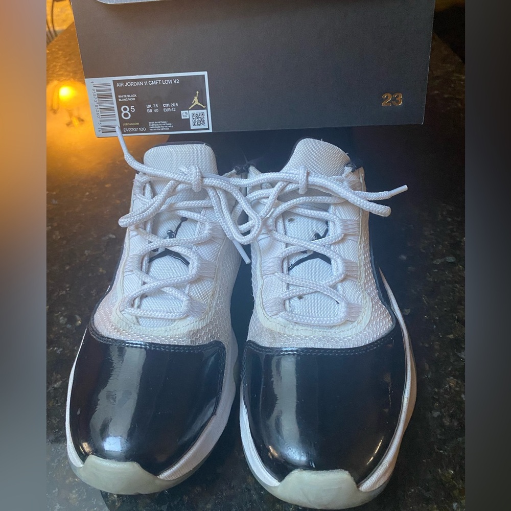 Air Jordan 11 CMFT Low V2